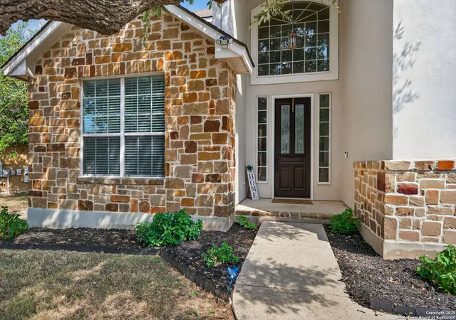 Photo 3 of Sale Pending at 2639 Amber View, San Antonio, TX 78261 | MLS# 1897507 | Listing updated on 2025-12-16