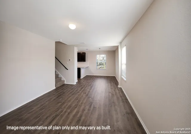 Photo 4 of Sale Pending at 21131 Gravel Keep, San Antonio, TX 78203 | MLS# 1897552 | Listing updated on 2025-09-16