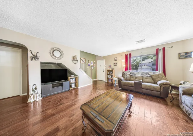 Photo 4 of Sale Pending at 9227 Bowen, San Antonio, TX 78250 | MLS# 1897592 | Listing updated on 2025-10-18