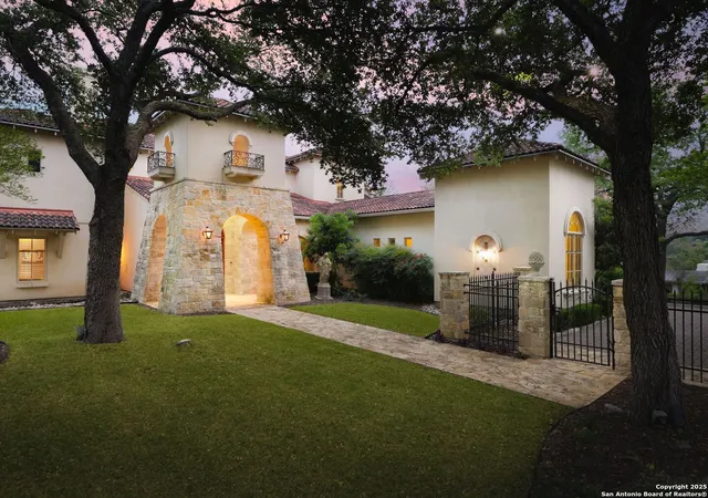Photo 2 of Mansion for sale at 810 Garraty Hill, San Antonio, TX 78209 | MLS# 1897600 | Listing updated on 2025-12-22