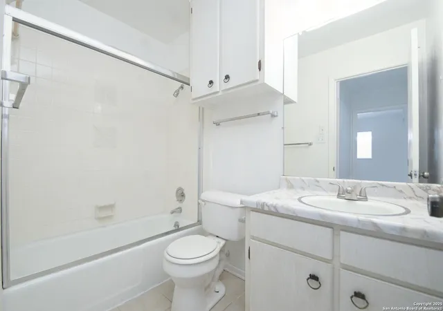 Photo 3 of Single family home for sale at 122 Silver Sands, San Antonio, TX 78216 | MLS# 1897637 | Listing updated on 2026-05-01