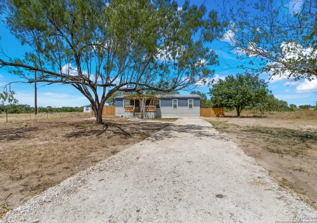 Photo 2 of Sale Pending at 11867 Jarrat Rd, Atascosa, TX 78002 | MLS# 1897647 | Listing updated on 2026-01-10