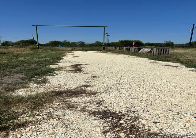 Photo 3 of Manufactured home for sale at 1205 Hwy 173, Devine, TX 78016 | MLS# 1897687 | Listing updated on 2026-01-07