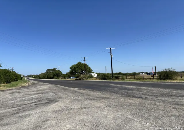 Photo 3 of Manufactured home for sale at 1205 Hwy 173, Devine, TX 78016 | MLS# 1897687 | Listing updated on 2026-01-07