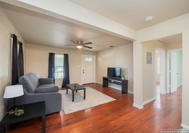 3rd image of 1136 Kentucky Ave, San Antonio, TX 78201 | MLS# 1897713