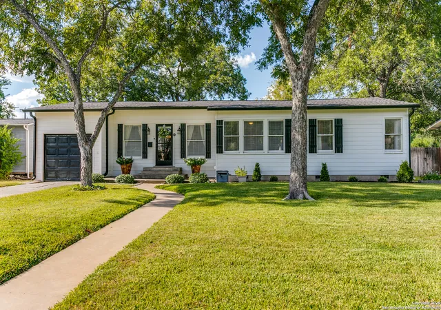 2nd image of 135 Devonshire, San Antonio, TX 78209 | MLS# 1897759