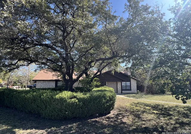 Photo 2 of Sale Pending at 13702 Bellcrest Dr, San Antonio, TX 78217 | MLS# 1897784 | Listing updated on 2025-10-18