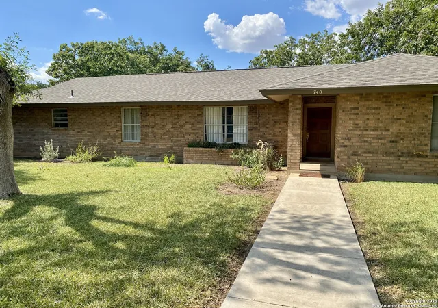 2nd image of 740 Skylane Dr S, Uvalde, TX 78801 | MLS# 1897830