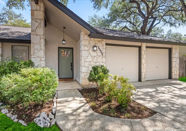 Photo 3 of Sale Pending at 15511 Elm Park, San Antonio, TX 78247 | MLS# 1897875 | Listing updated on 2025-12-29