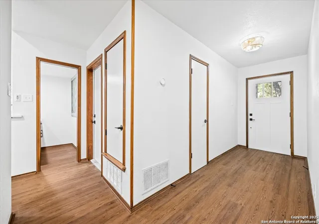 Photo 4 of Sale Pending at 15511 Elm Park, San Antonio, TX 78247 | MLS# 1897875 | Listing updated on 2025-12-29
