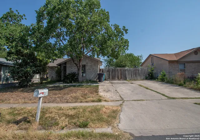 Photo 2 of Single family home for sale at 2611 Patron, San Antonio, TX 78224 | MLS# 1897879 | Listing updated on 2025-12-05