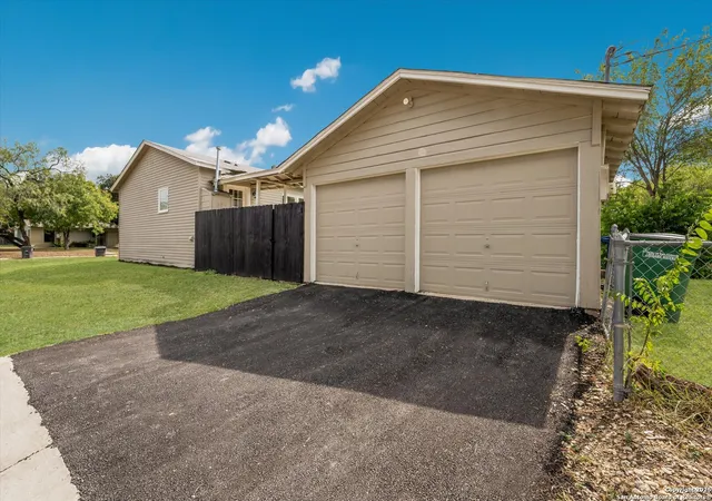 33rd image of 530 John Page Dr, San Antonio, TX 78228 | MLS# 1897908