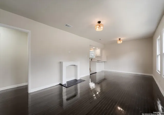 5th image of 530 John Page Dr, San Antonio, TX 78228 | MLS# 1897908