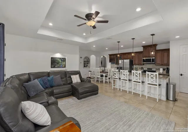 Photo 4 of Single family home for sale at 1608 Lake Ridge, Canyon Lake, TX 78133 | MLS# 1897911 | Listing updated on 2025-09-15