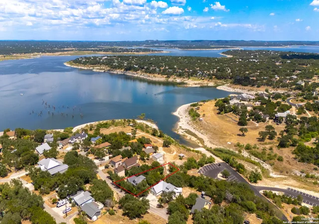 Photo 2 of Single family home for sale at 1761 Lakeside, Canyon Lake, TX 78133 | MLS# 1897916 | Listing updated on 2025-11-16