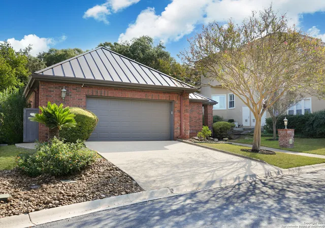 Photo 3 of Sale Pending at 3 Amber Gln, San Antonio, TX 78257 | MLS# 1897919 | Listing updated on 2026-03-11