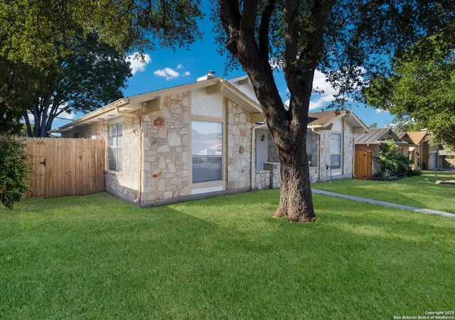Photo 3 of Sale Pending at 142 Bolerio, Universal City, TX 78148 | MLS# 1897922 | Listing updated on 2025-11-14