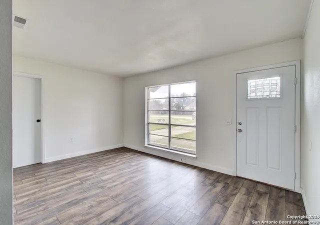 Photo 2 of Single family home for sale at 4566 Los Ranchitos St, San Antonio, TX 78233 | MLS# 1897942 | Listing updated on 2025-12-06