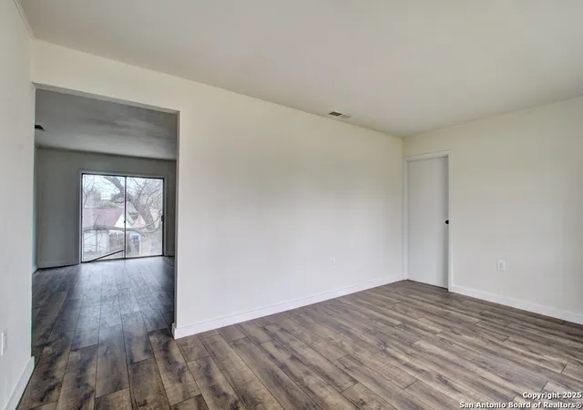 Photo 3 of Single family home for sale at 4566 Los Ranchitos St, San Antonio, TX 78233 | MLS# 1897942 | Listing updated on 2025-12-06