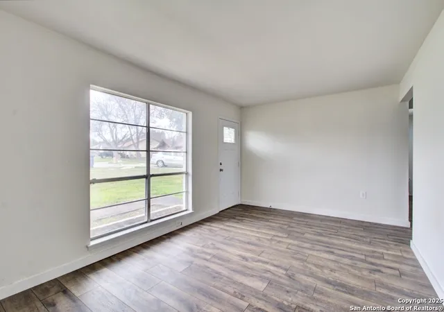 Photo 3 of Single family home for sale at 4566 Los Ranchitos St, San Antonio, TX 78233 | MLS# 1897942 | Listing updated on 2025-12-06