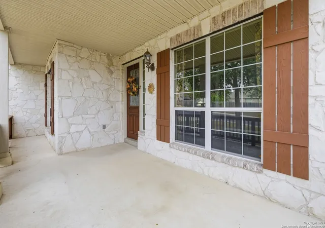 Photo 3 of Sale Pending at 2106 Laurel Pt, San Antonio, TX 78260 | MLS# 1897993 | Listing updated on 2025-12-10