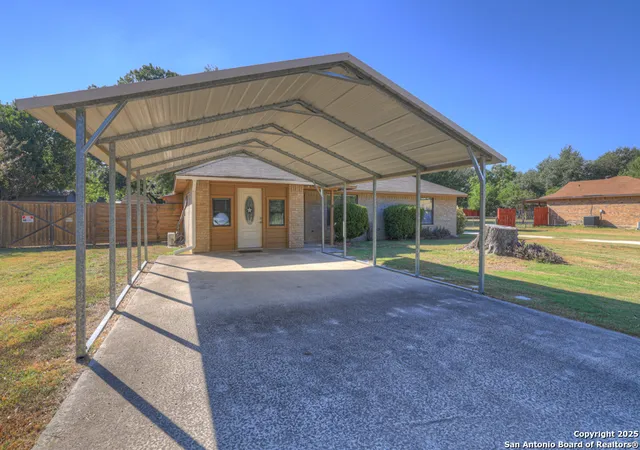 Photo 3 of Single family home for sale at 1264 Lost Elms, New Braunfels, TX 78130 | MLS# 1898001 | Listing updated on 2026-02-15