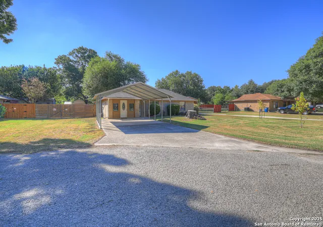 Photo 3 of Single family home for sale at 1264 Lost Elms, New Braunfels, TX 78130 | MLS# 1898001 | Listing updated on 2026-02-15