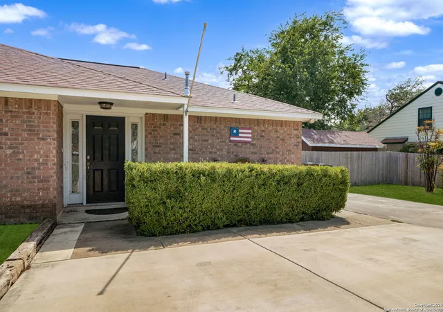 Photo 3 of Sale Pending at 9208 Marlin, Boerne, TX 78006 | MLS# 1898036 | Listing updated on 2025-11-03