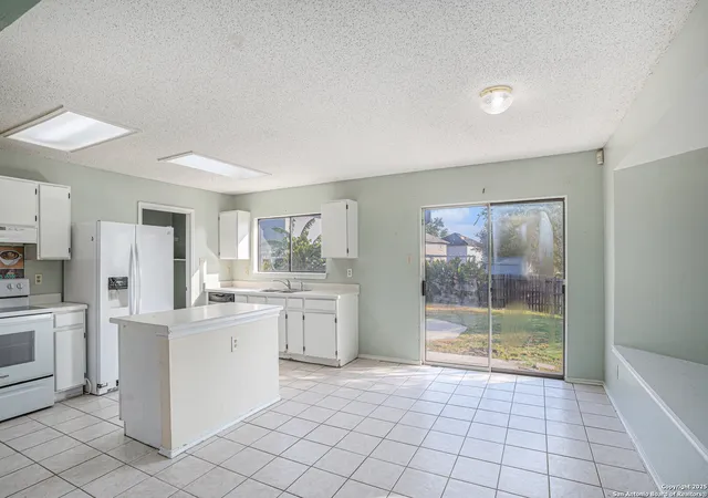 Photo 3 of Sale Pending at 6491 Beech Trl, Converse, TX 78109 | MLS# 1898043 | Listing updated on 2025-09-15