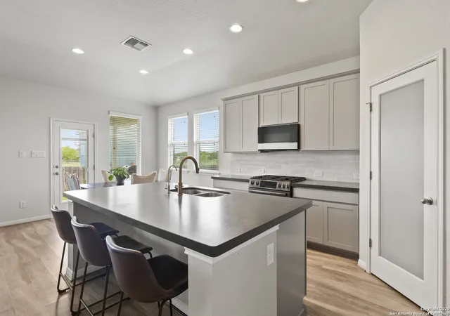 2nd image of 133 Edinburgh, Boerne, TX 78015 | MLS# 1898051