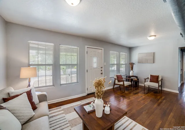 2nd image of 114 Oxford, San Antonio, TX 78213 | MLS# 1898059