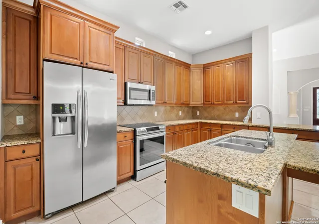 Photo 4 of Single family home for sale at 22126 Touring Ln, San Antonio, TX 78257 | MLS# 1898078 | Listing updated on 2025-10-11