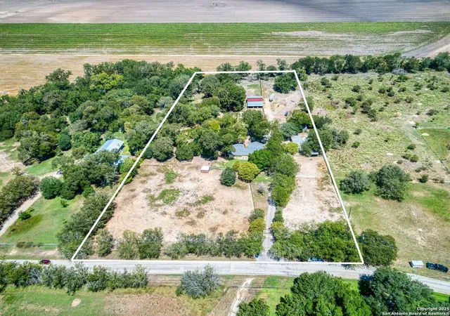 2nd image of 530 Buerger, Seguin, TX 78155 | MLS# 1898087