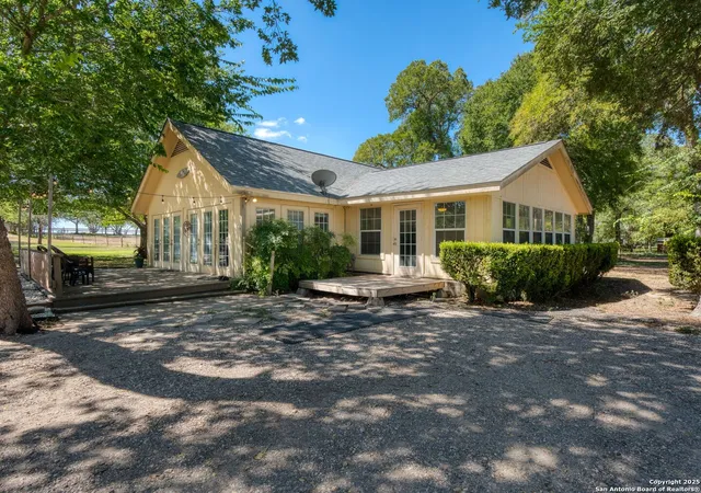 3rd image of 530 Buerger, Seguin, TX 78155 | MLS# 1898087