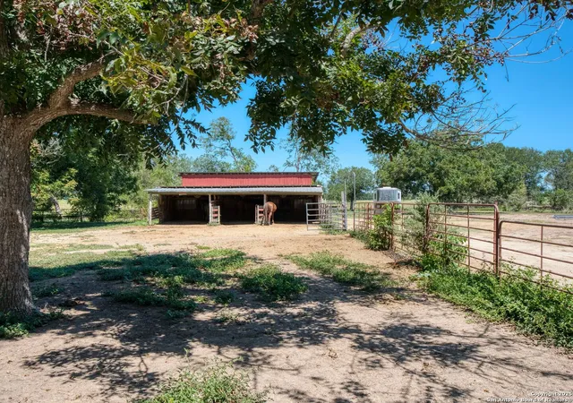5th image of 530 Buerger, Seguin, TX 78155 | MLS# 1898087