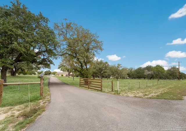 4th image of 861 Paddy Rd, Floresville, TX 78114 | MLS# 1898119