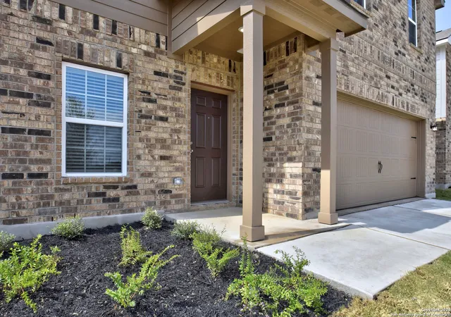 Photo 3 of Single family home for sale at 14922 Telfaire Meadow, Von Ormy, TX 78073 | MLS# 1898120 | Listing updated on 2025-09-21