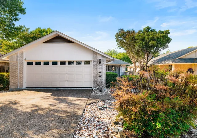 Photo 2 of Sale Pending at 11610 Whisper Trl St, San Antonio, TX 78230 | MLS# 1898162 | Listing updated on 2026-01-15