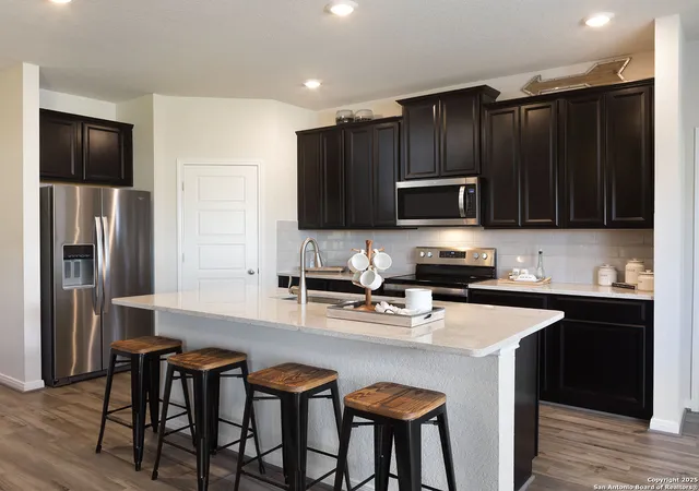Photo 2 of Sale Pending at 216 Dakota Ridge, Cibolo, TX 78108 | MLS# 1898170 | Listing updated on 2025-11-19