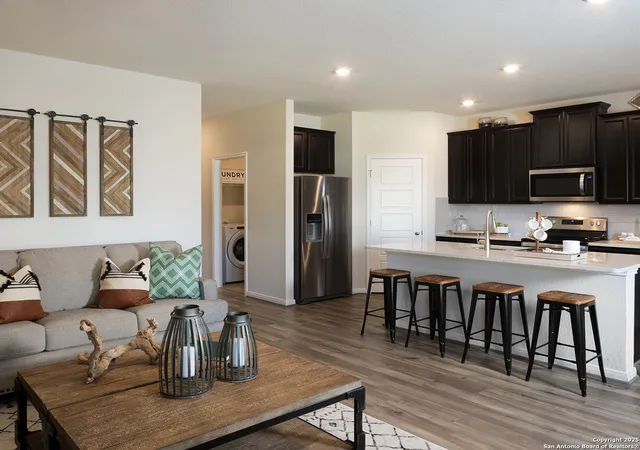 Photo 3 of Sale Pending at 216 Dakota Ridge, Cibolo, TX 78108 | MLS# 1898170 | Listing updated on 2025-11-19