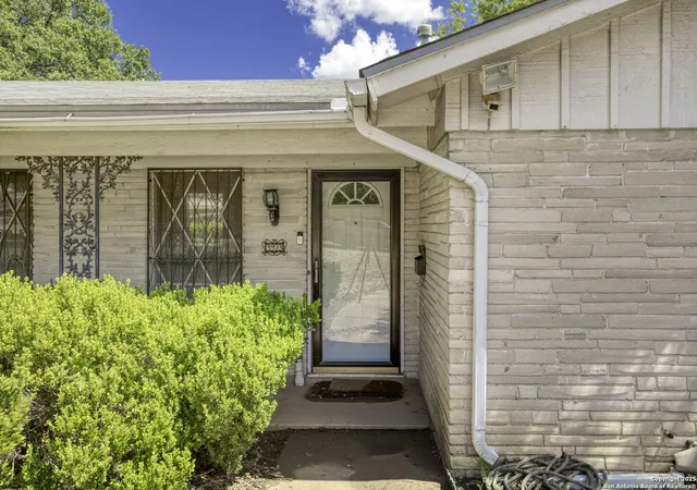 Photo 3 of Single family home for sale at 3923 Longridge, San Antonio, TX 78228 | MLS# 1898188 | Listing updated on 2025-12-03