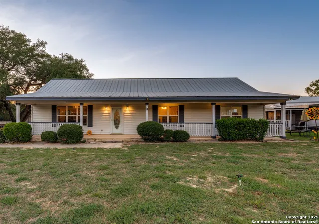 5th image of 429 Ringaskiddy, Floresville, TX 78114 | MLS# 1898194