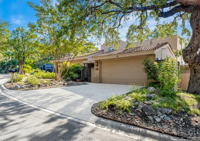 Photo 2 of Sale Pending at 3809 Overlake, San Antonio, TX 78230 | MLS# 1898199 | Listing updated on 2025-09-22