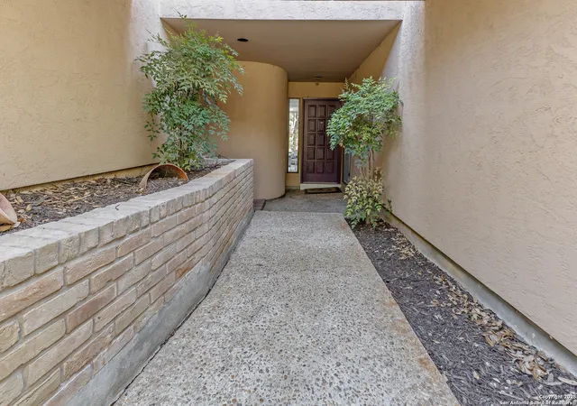 Photo 3 of Sale Pending at 3809 Overlake, San Antonio, TX 78230 | MLS# 1898199 | Listing updated on 2025-09-22