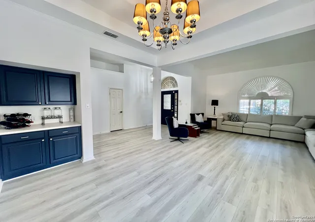 Photo 4 of Single family home for sale at 3 Weatherford, San Antonio, TX 78248 | MLS# 1898229 | Listing updated on 2025-09-30