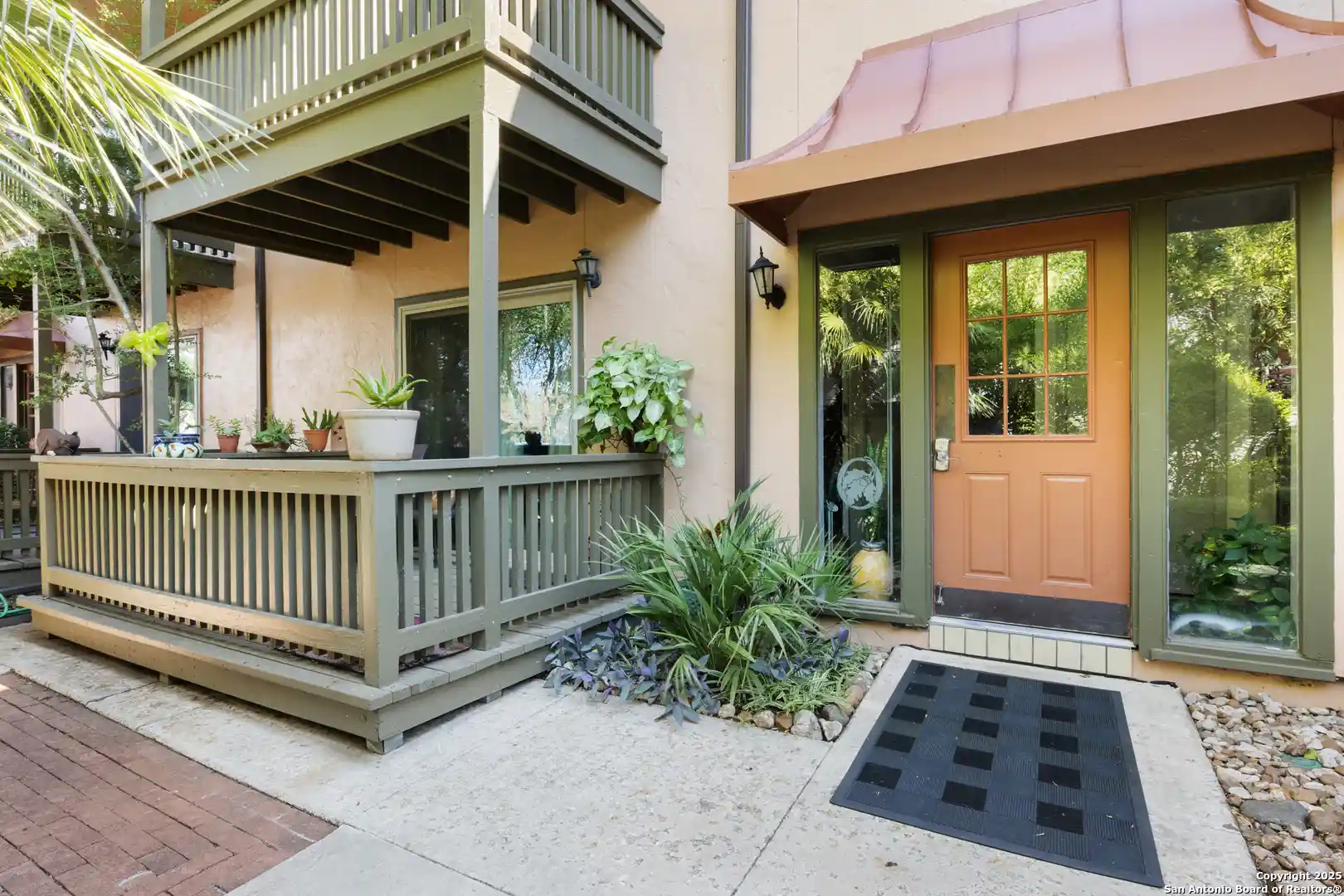 Listing Photo 2 - Condo for sale in 2300 Nacogdoches located at 2300 Nacogdoches, San Antonio, TX 78209 - Unit #C210