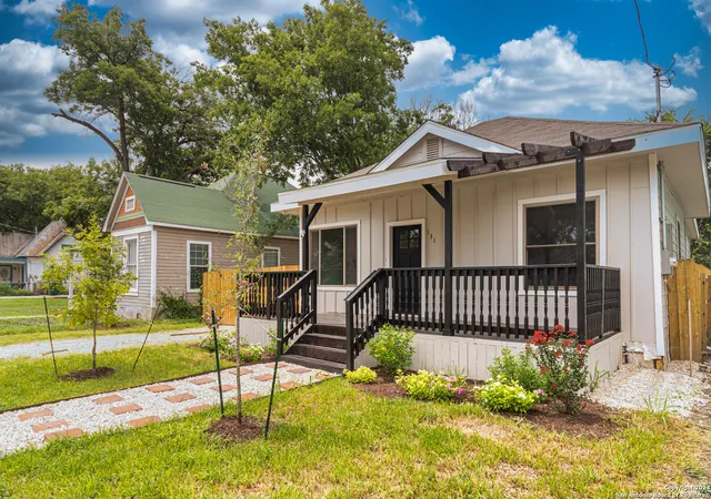 Homes for sale in San Antonio, TX | 131 Chicago Blvd, San Antonio, TX 78210 | MLS# 1898289