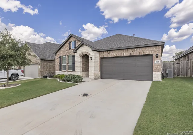 Photo 1 of Sale Pending at 365 Kilmarnock, Boerne, TX 78015 | MLS# 1898307 | Listing updated on 2025-10-10