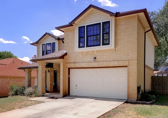 Photo 3 of Single family home for sale at 11601 Forest Rain, Live Oak, TX 78233 | MLS# 1898319 | Listing updated on 2025-11-18