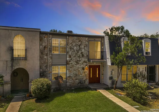 Photo 1 of Sale Pending at 6834 Neston Dr, San Antonio, TX 78239 | MLS# 1898323 | Listing updated on 2026-04-07